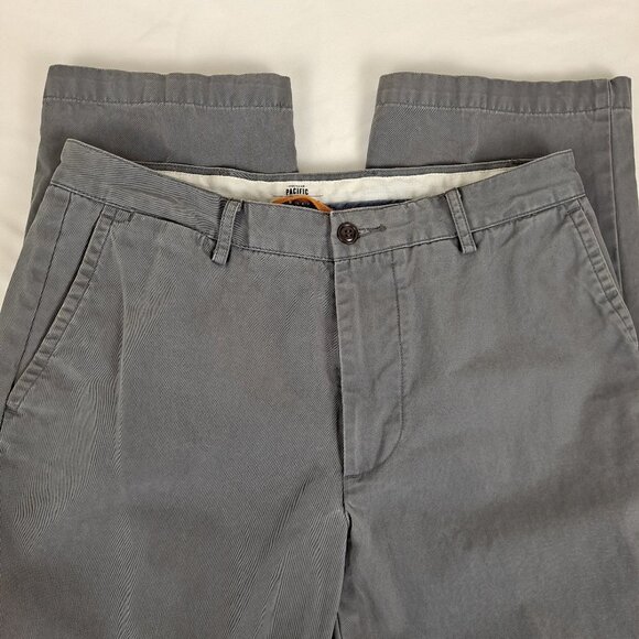 Dockers Field Khaki Size 33 x 30 Gray Flat Front Pants Straight Leg 5 Pocket - Picture 1 of 8